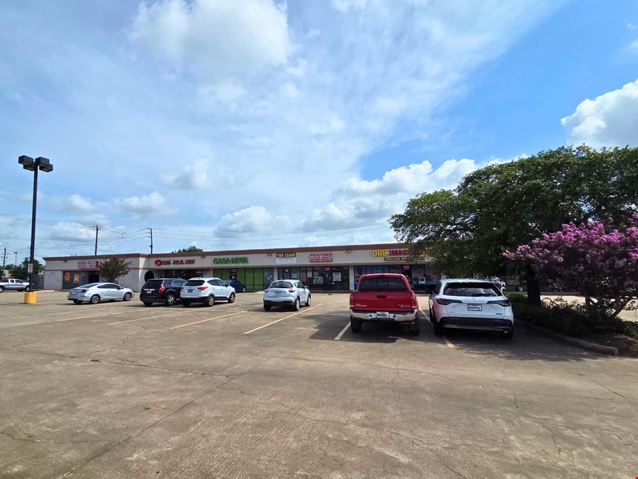 Bissonnet Southwest Plaza