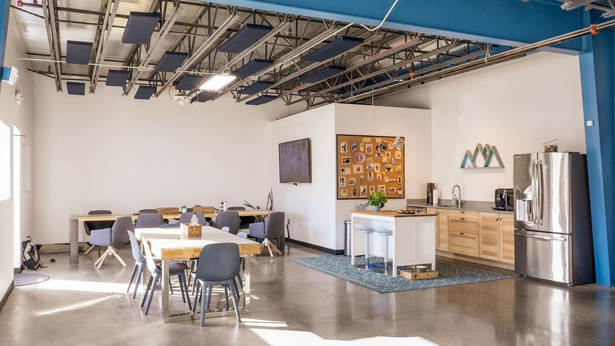 3000 Airport Drive, Unit 404