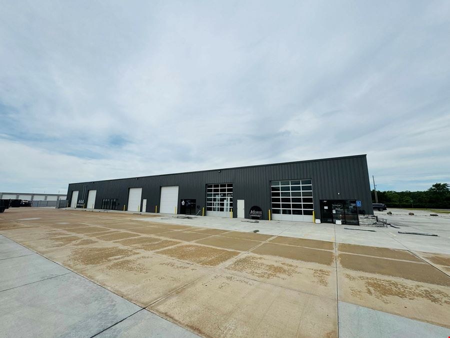 NORTHWEST WICHITA FLEX SPACE