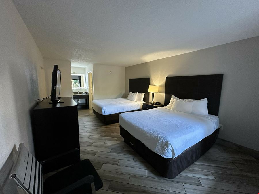 Clarion Inn & Suites Kissimmee-Lake Buena Vista South