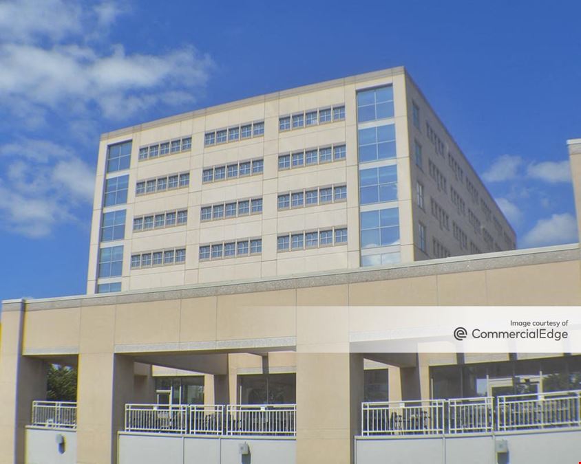 Broadmoor Austin - Building 6