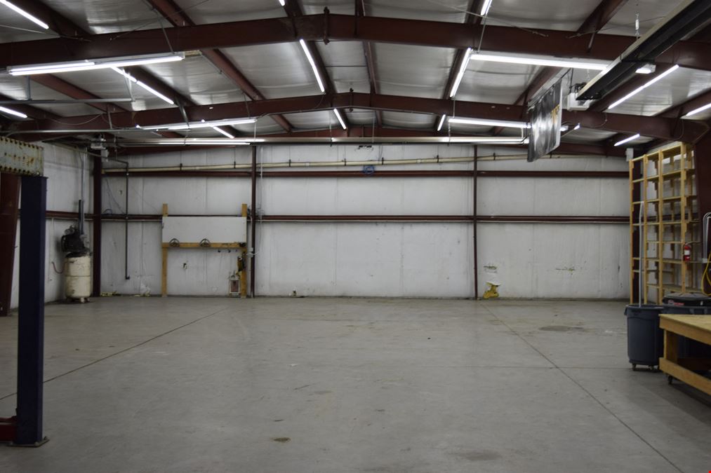 4,000 SF Automotive/Warehouse For Lease