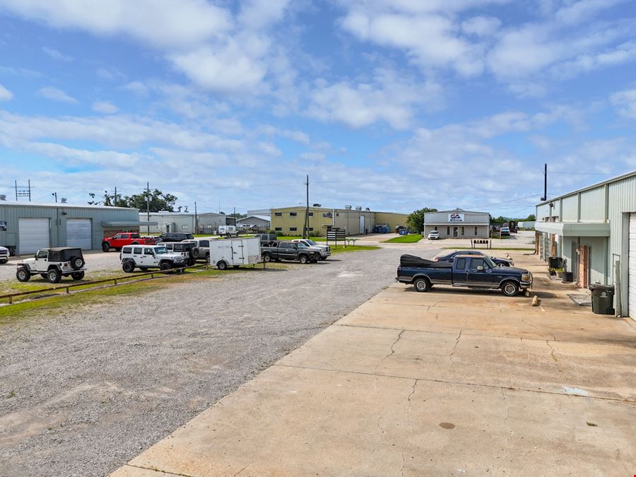 ±3,200 SF Clear Span Warehouse Near Grand Caillou Rd