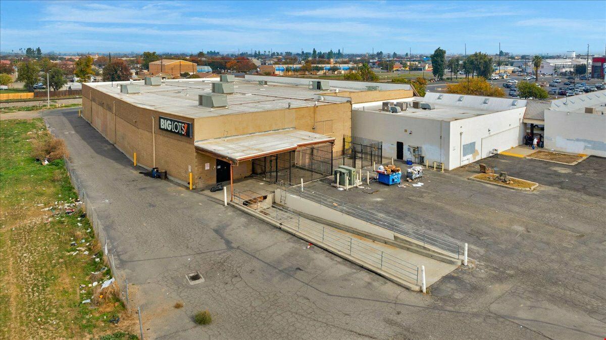 Prime Hanford Shopping Outlet Anchor Building