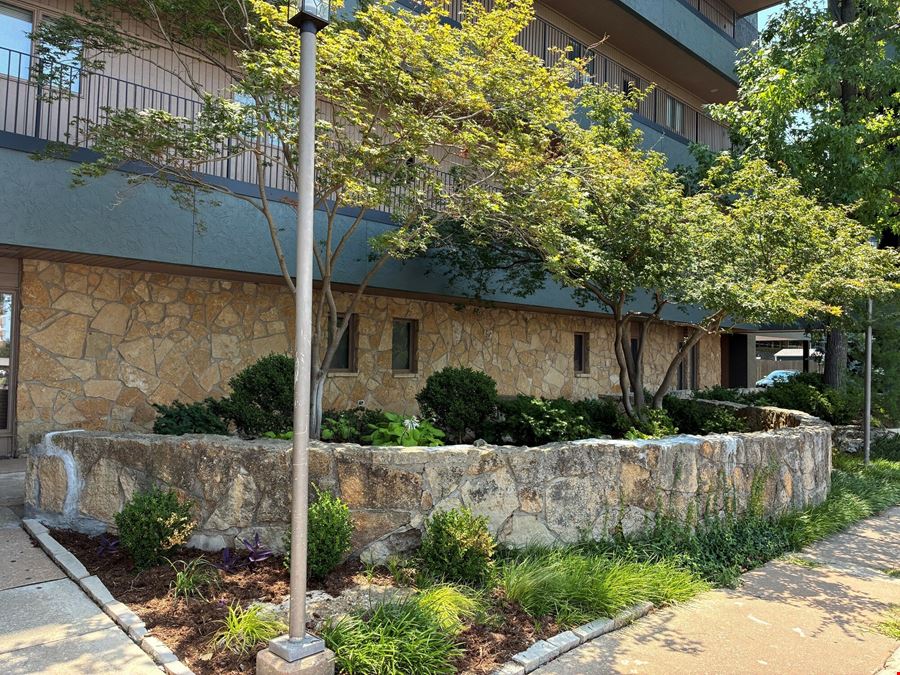 2801 Parklawn Drive