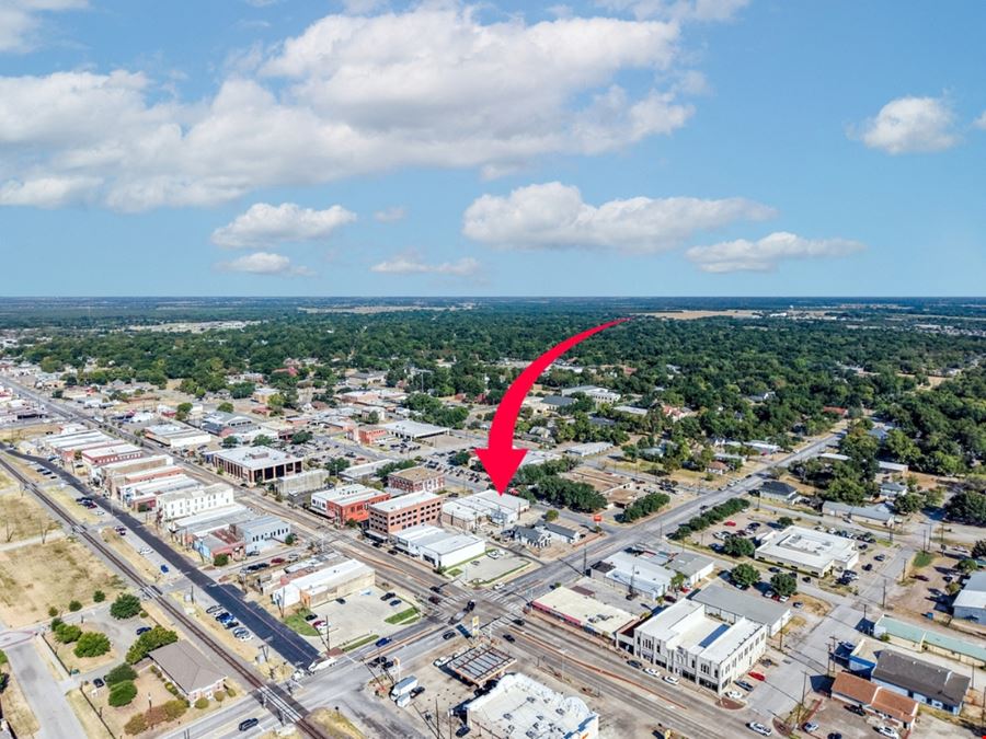 200 E Nash Terrell TX - Office/Retail for Lease