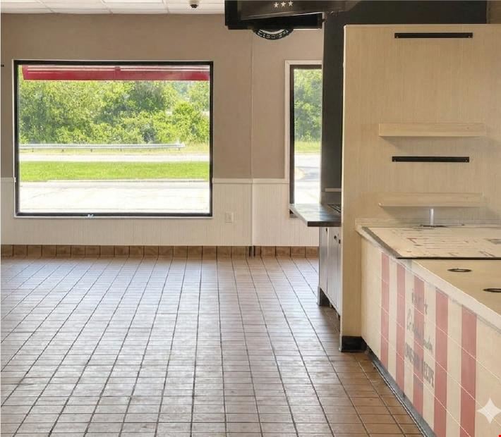 ±2,200 SF Former Restaurant Space for Lease in Oxford