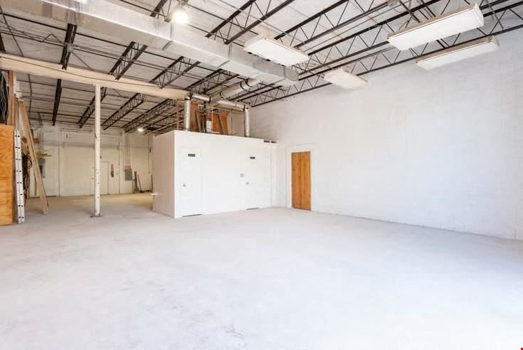 Freestanding Office/Warehouse Building