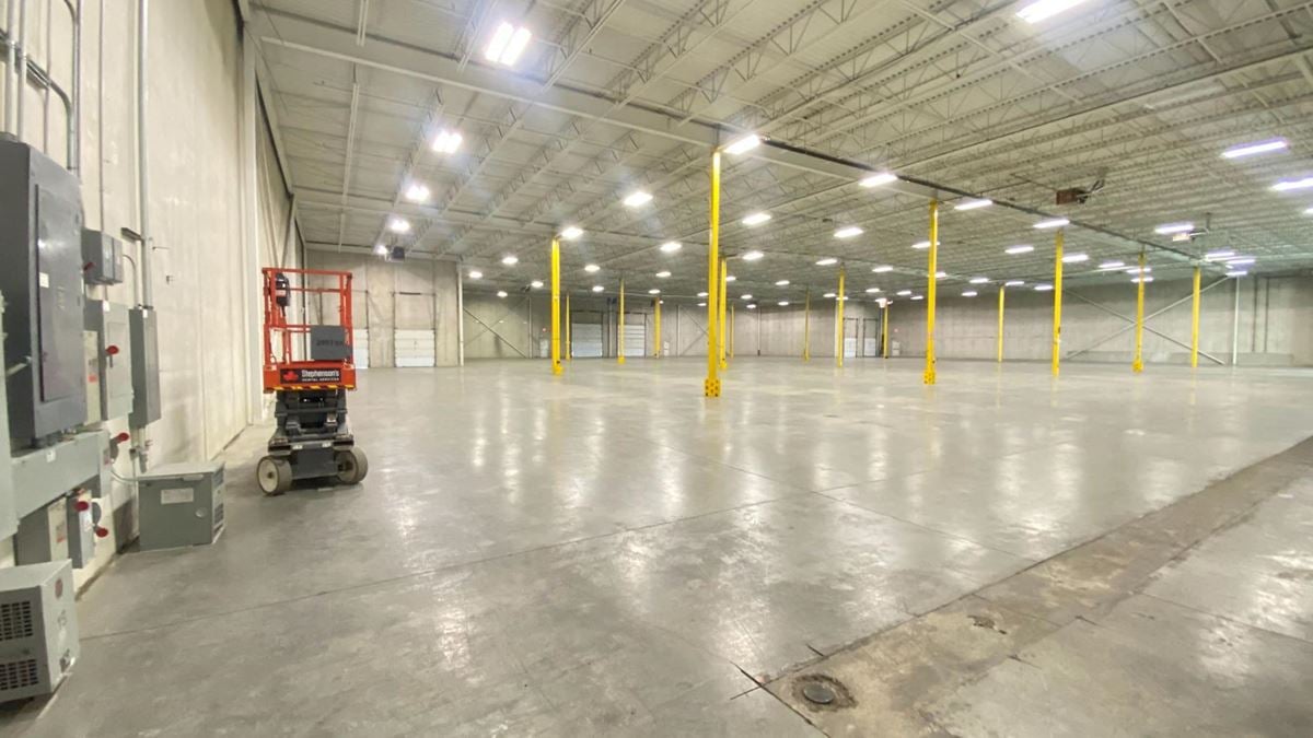 5k - 23.3k sqft shared industrial warehouse for rent in Concord