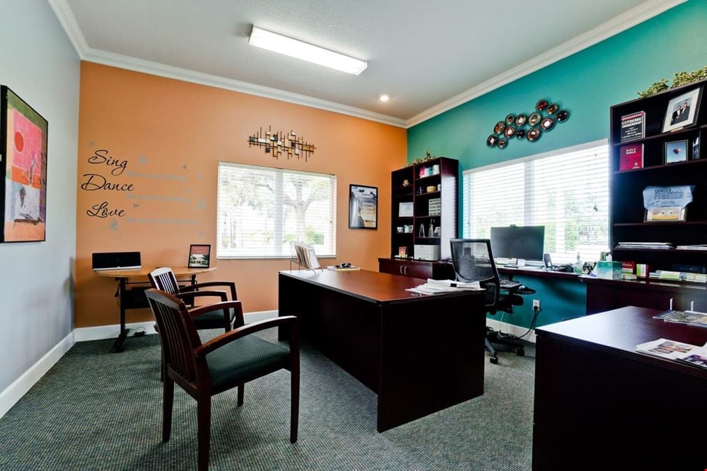 AMAZING INVESTMENT OPPORTUNITY ON UNIVERSITY PKWY.!