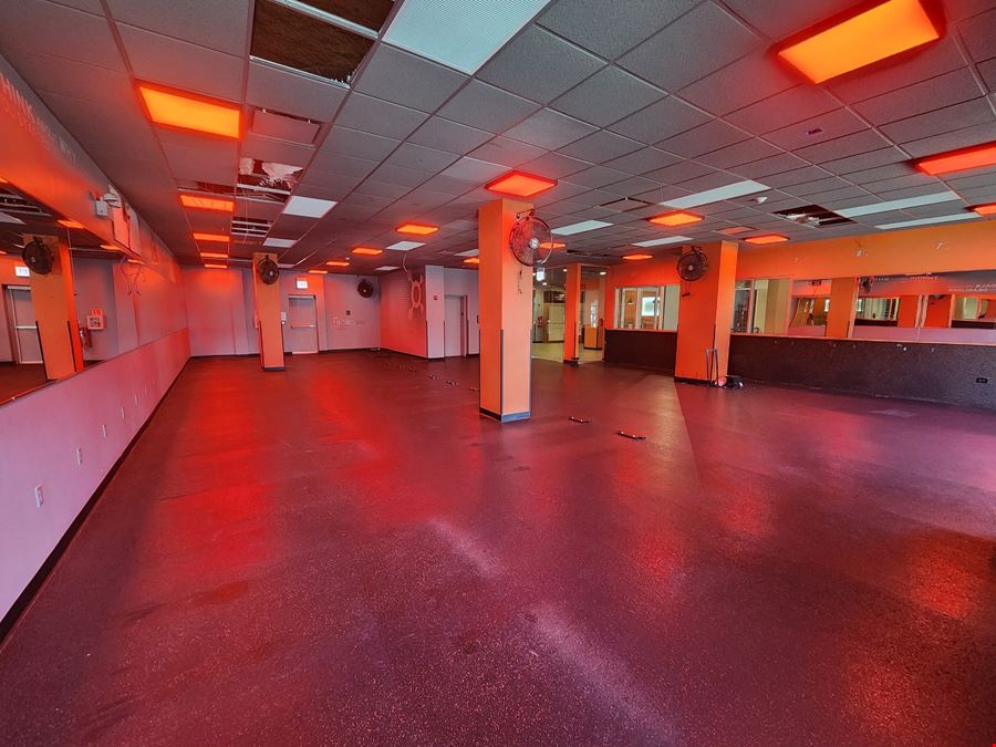Old Town | Retail Space For LEASE