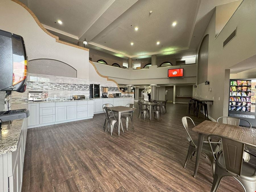 Ramada by Wyndham Barstow