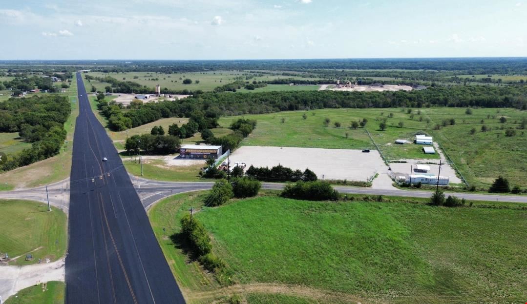 Truck, trailer, RV, and boat parking yard for lease in Greenville TX