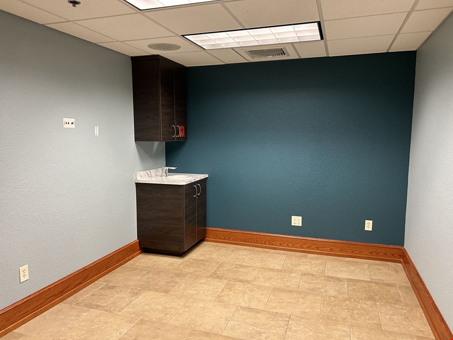 3000 N 14th St, Suite 2D