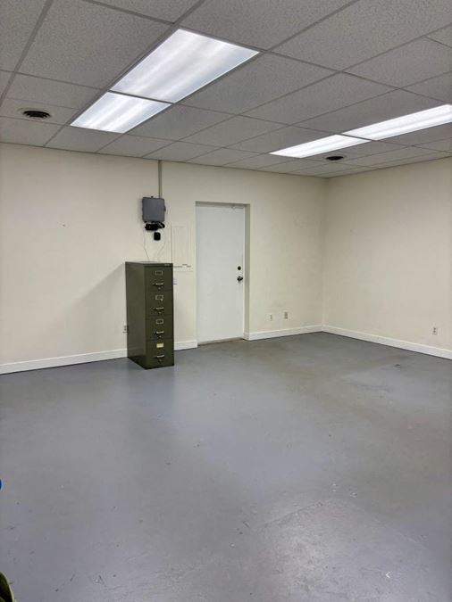 825 Grove Rd Suite 4
