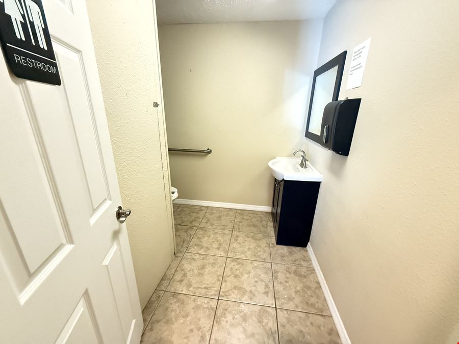  Updated Office Suites + Optional Live/Work Apartment | 4,532 SF | Downtown New Port Richey