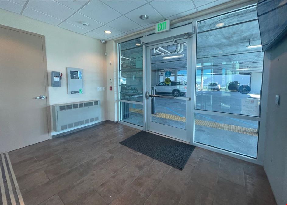 Causeway Blvd Office Space