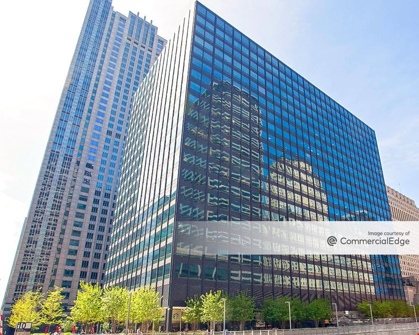 10 South Riverside Plaza