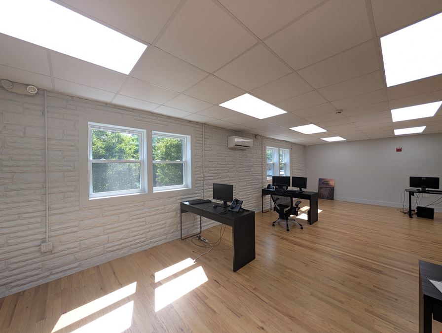 655 Middle Country Rd 2995 sq.ft office space