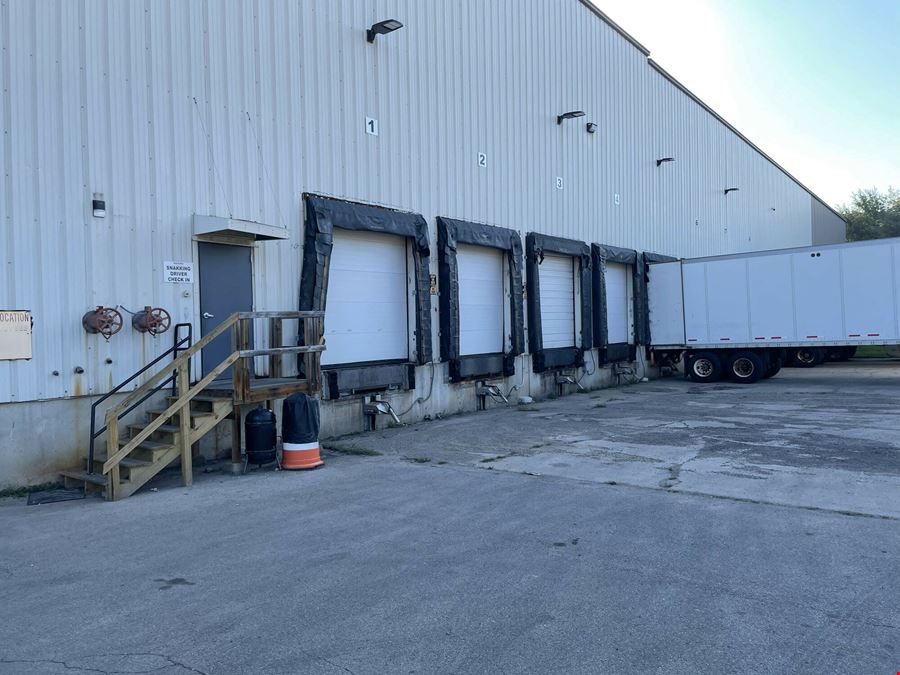 Distribution Space with Trailer Parking