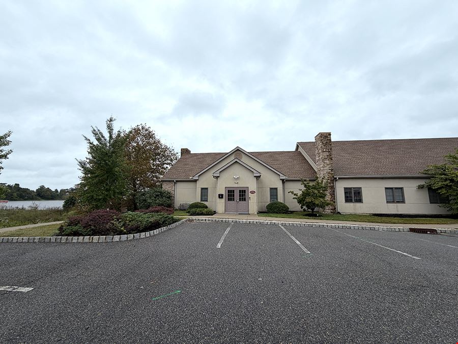 Executive Office Suite For Lease