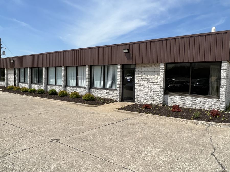 775-779 W. Smith Rd.