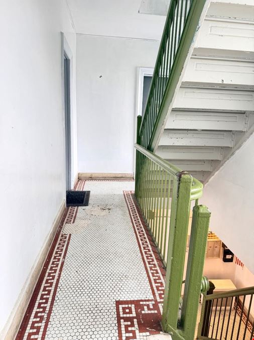 8325 5 Ave