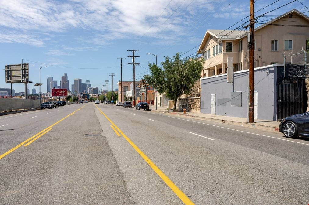 Chinatown Single Unit Free Stndng Bldg