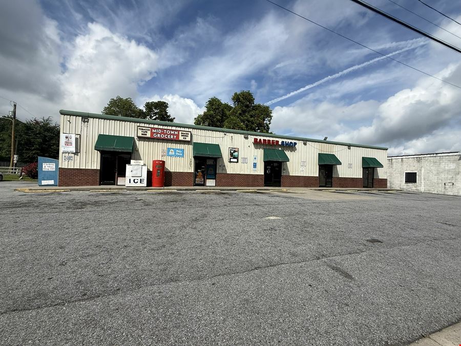Former Hair Salon Available for Lease