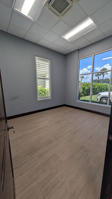 +/- 1,086 SF Office For Lease in Destin, FL