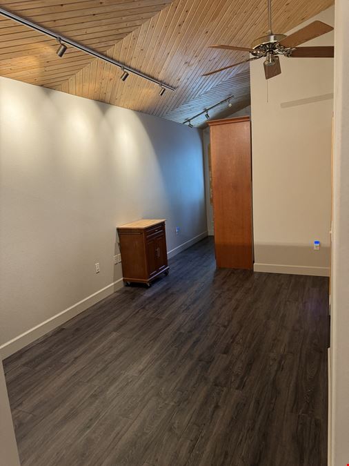 323 24th Street W