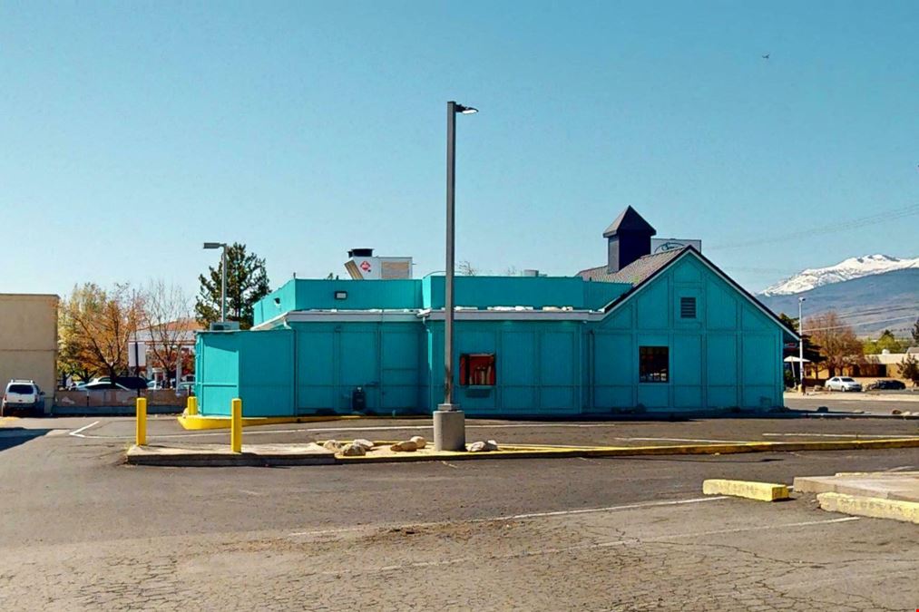 Town & Country Plaza - RETAIL CENTER