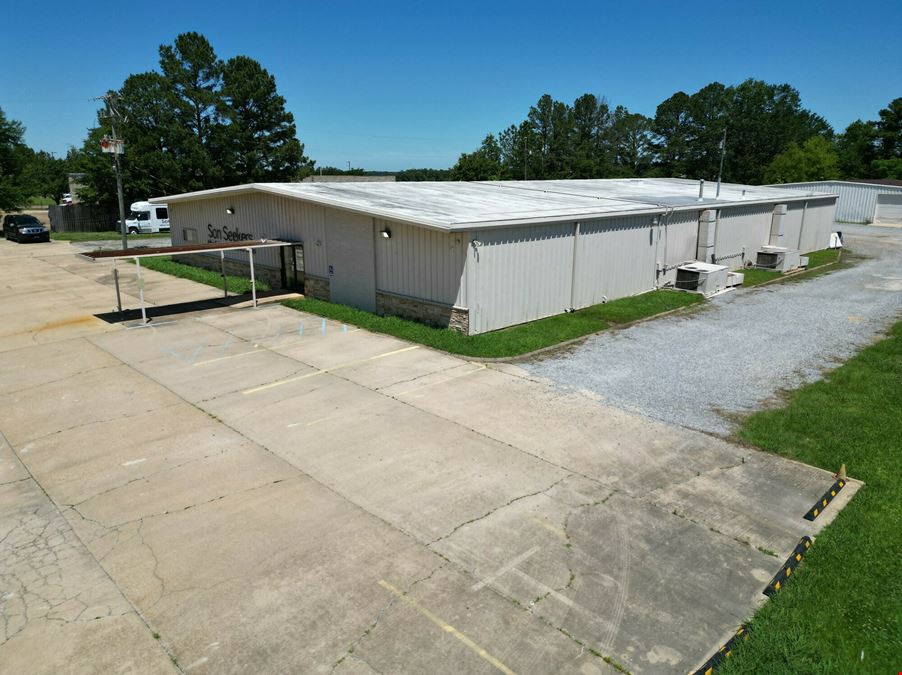 Warehouse with Visibility & Access - Highway 80