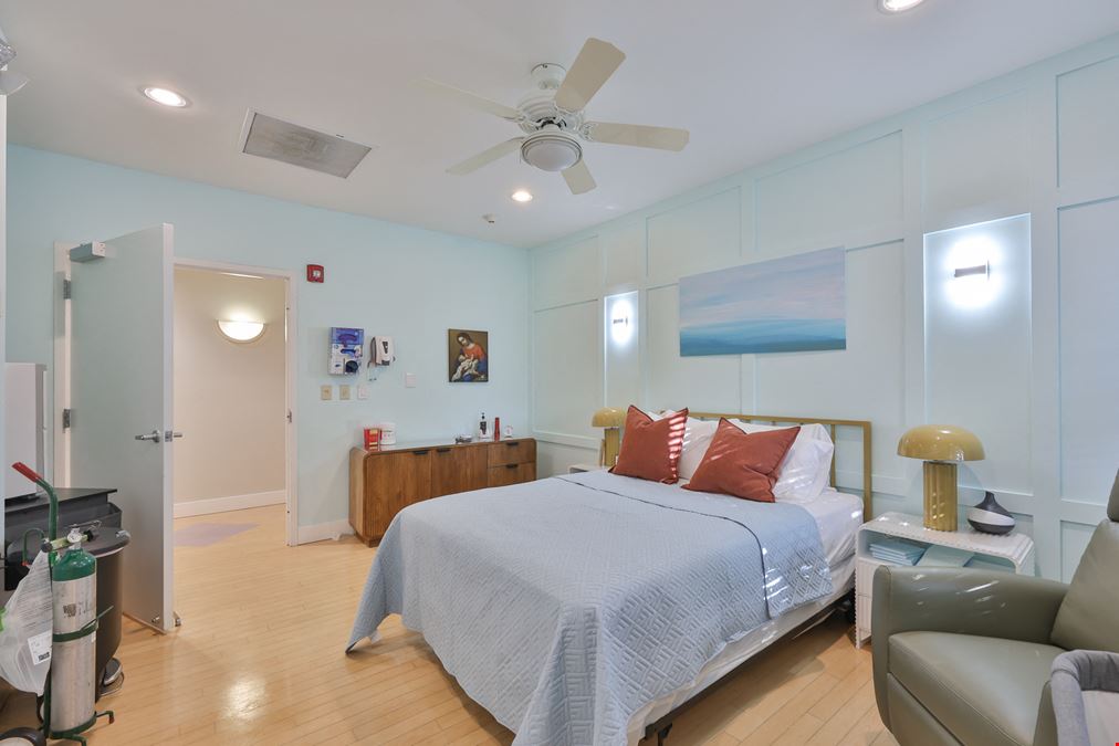 1900 E Bay Drive - Free-Standing Medical/Office