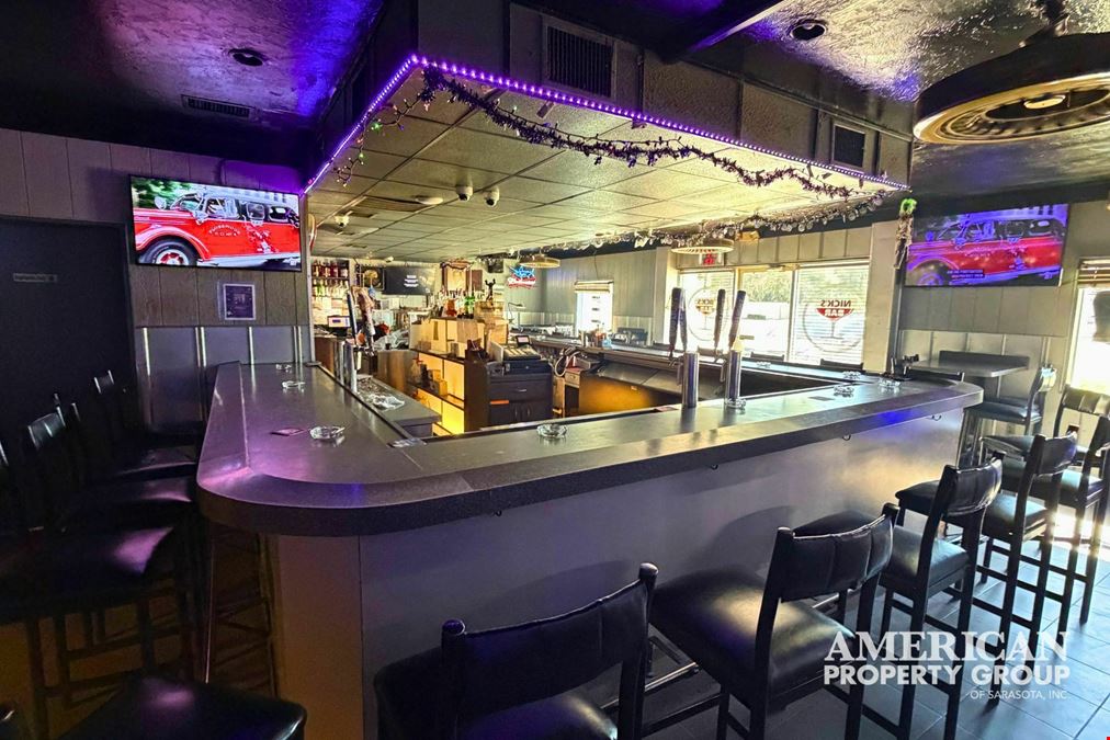 High-Visibility Freestanding Bar Property