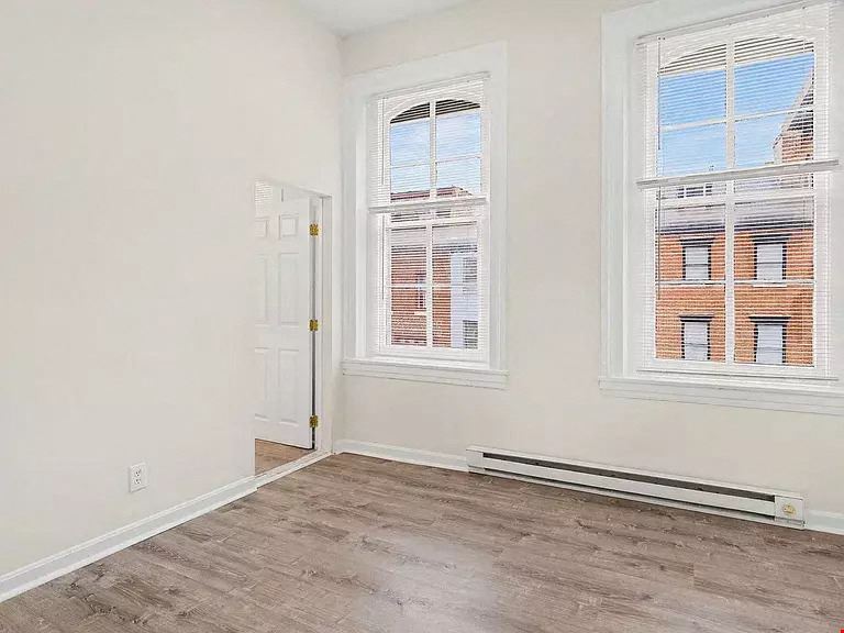 117 W Saratoga