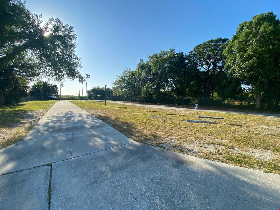 Stand-Alone Building + Land in Heart of Merritt Island