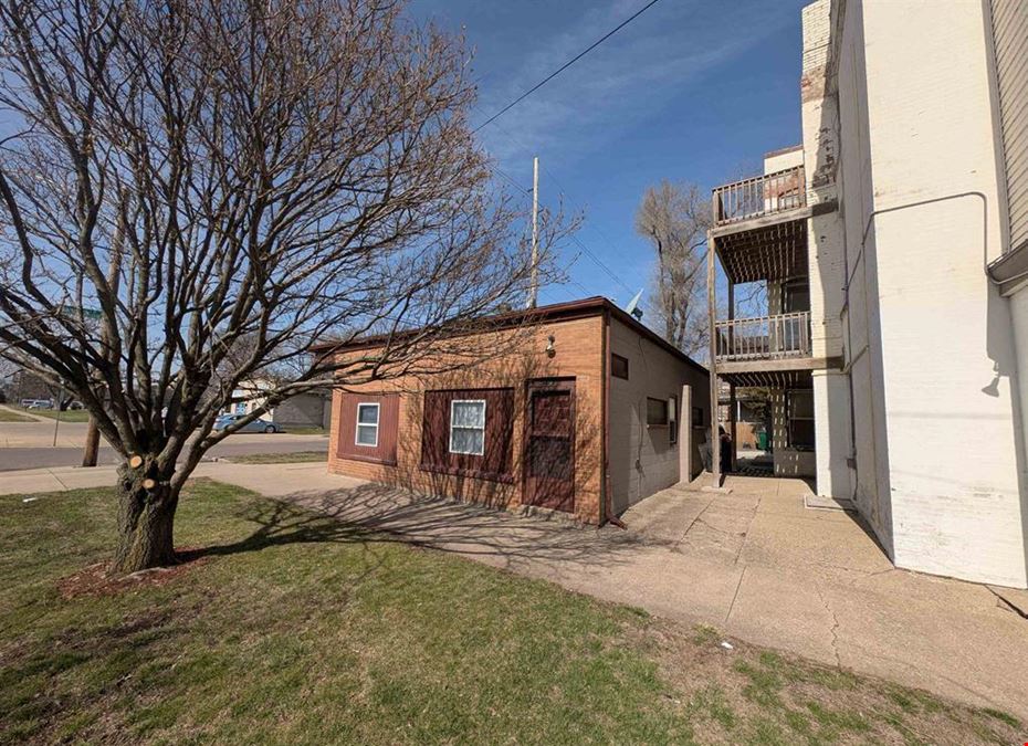 601 NE Perry Ave