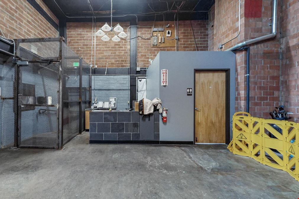 TWO SUITE WAREHOUSE WITH MEGA ELECTRICITY