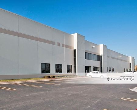 Preview of Industrial space for Rent at 545 E Fullerton Avenue