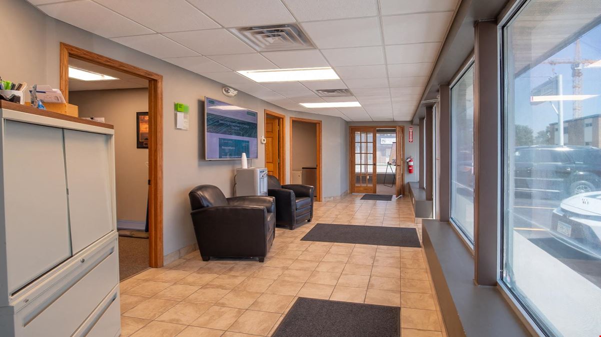 Flexible Commercial Space on Broadway Ave