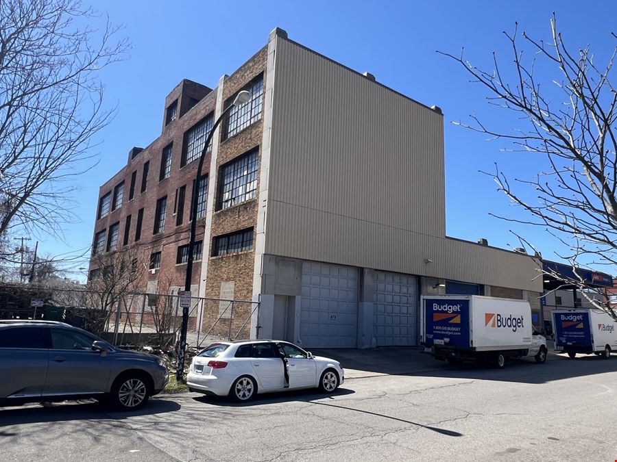 1471 Main St