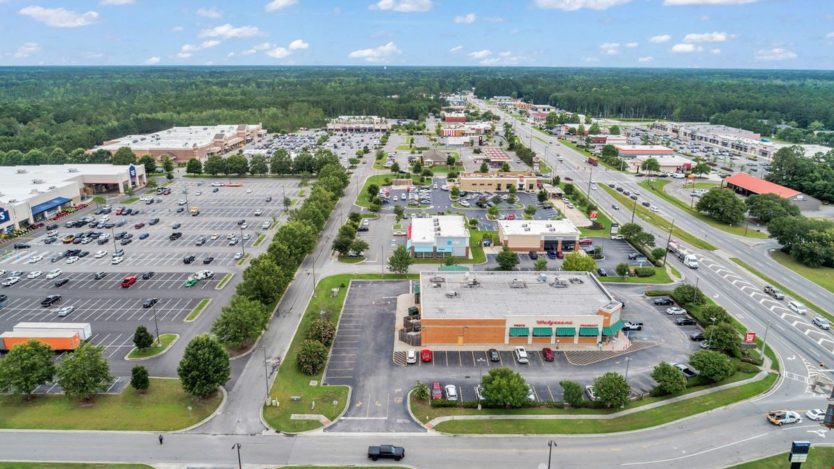 3,617 SF Retail Space | Anchored by Lowes | 36.2K VPD