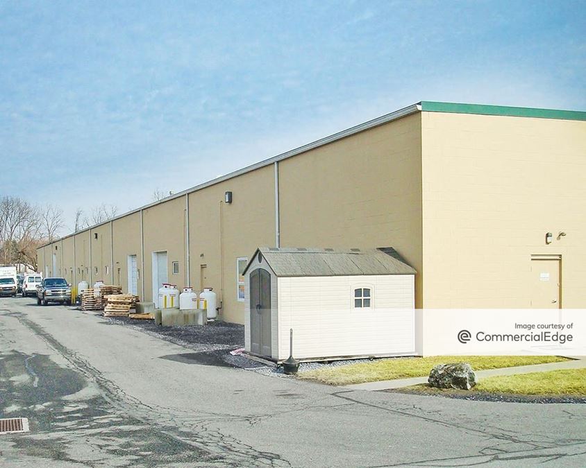 Green Hills Commerce Center