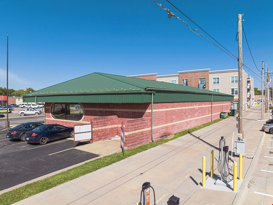 1012 Commercial St.