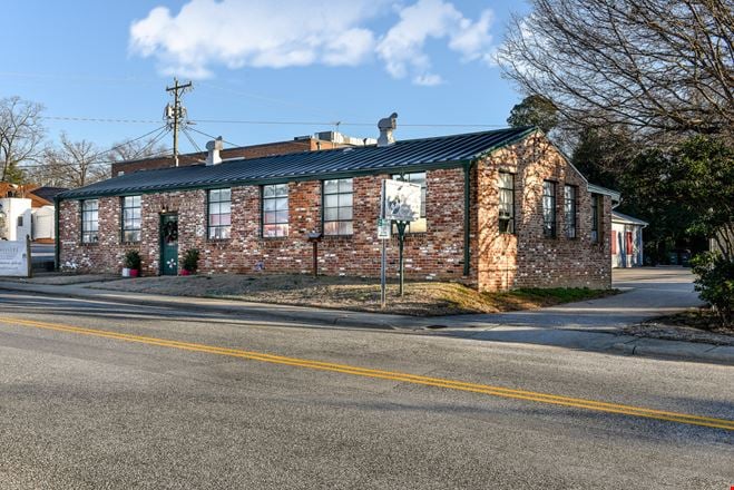 Preview of Office space for Rent at 1052 Grecade St