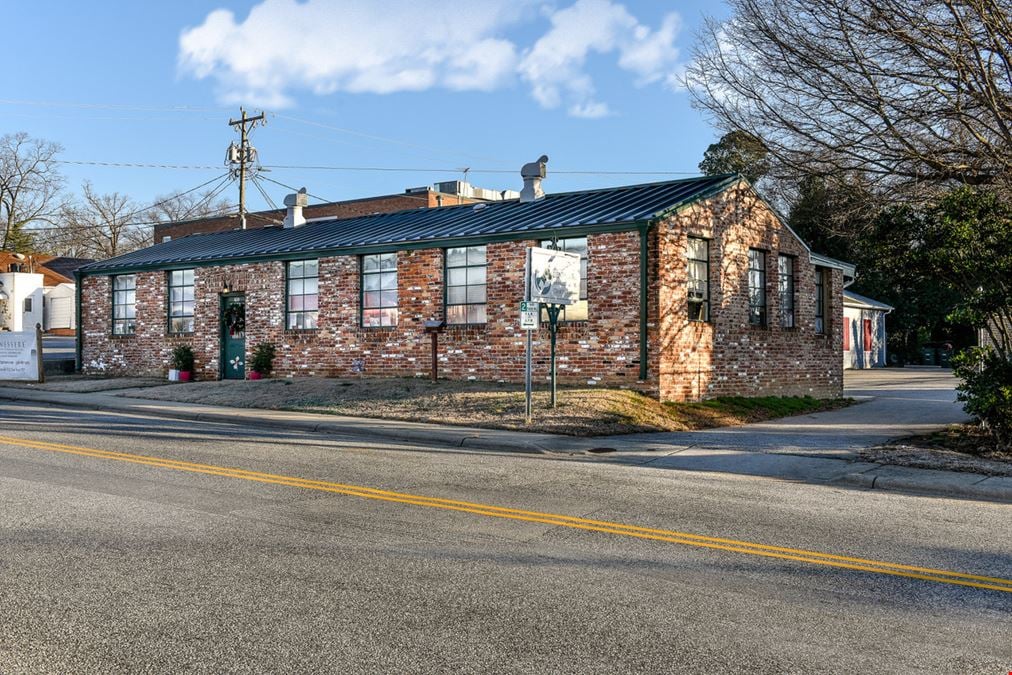 1052 Grecade St