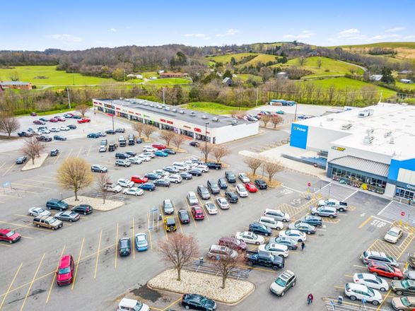 Preview of Retail space for Rent at 463 S Davy Crockett Pkwy