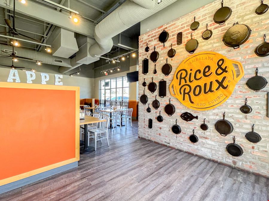 Retail Suite for Lease in Highly-Visible Commercial Corridor