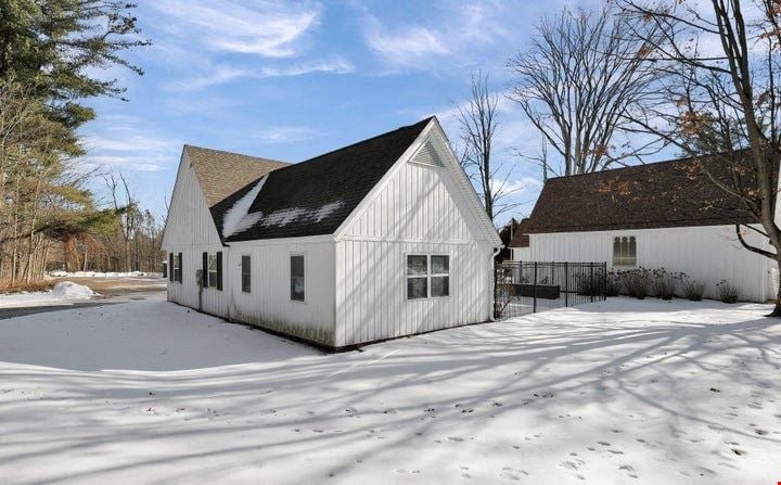 Unique Lease Opportunity for Professional & Community-based Uses